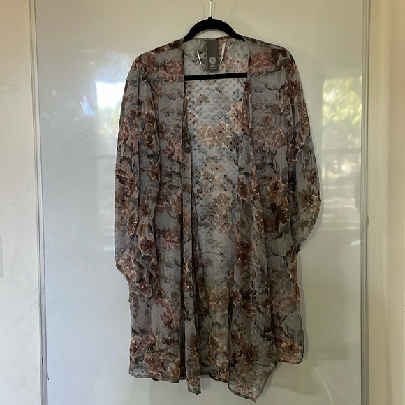 Vince Camuto Other - Vince Camuto Floral Flowy Open Kimono Cover Up One Size